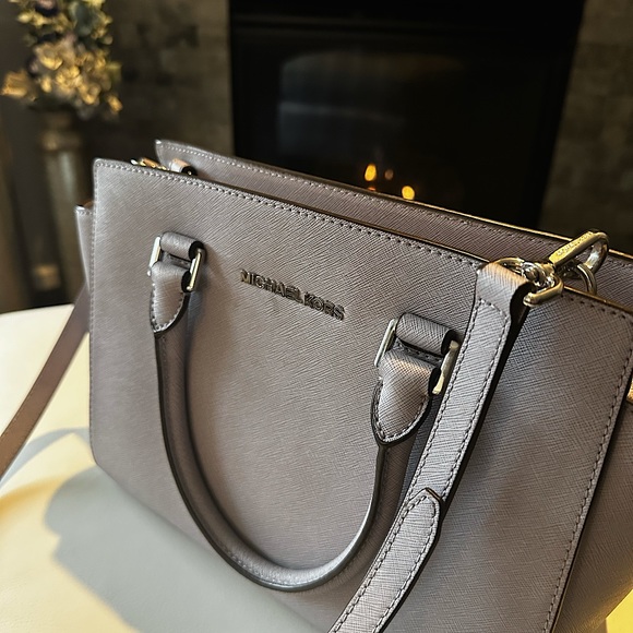 MICHAEL Michael Kors Handbags - MICHAEL KORS medium lilac Selma satchel